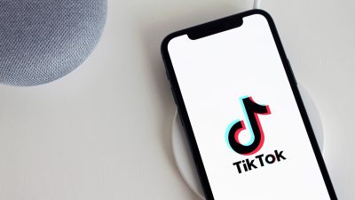 TUTURPEDIA - CEO TikTok, Shou Zi Chew akan Tuntut Biden atas Larangan Penggunaan TikTok di Amerika