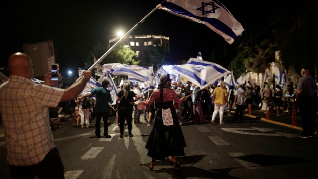 Demonstran mengepung kediaman Benjamin Netanyahu menuntut keluarganya yang ditahan oleh Hamas dipulangkan segera. Foto: X.com/CTVNews