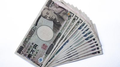 TUTURPEDIA - Yen Anjlok, Jepang akan Lakukan Apapun Demi Selamatkan Sektor Bisnis dan Wisata 
