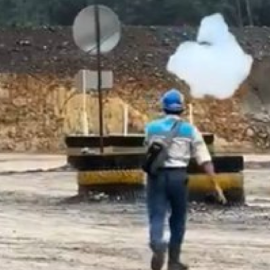 Penampakan benda yang disebut awan kinton di Kalteng. Foto: x.com/kegblgnunfaedh