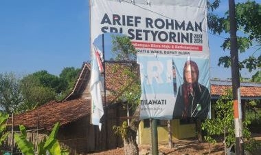 TUTURPEDIA - Baliho dan Banner Paslon ASRI Dirusak, Arief Rohman Ajak Tetap Tenang