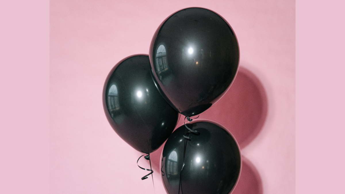 Tragedi balon meledak saat perayaan hari guru. Foto: Pexels.com/Ivan Samkov