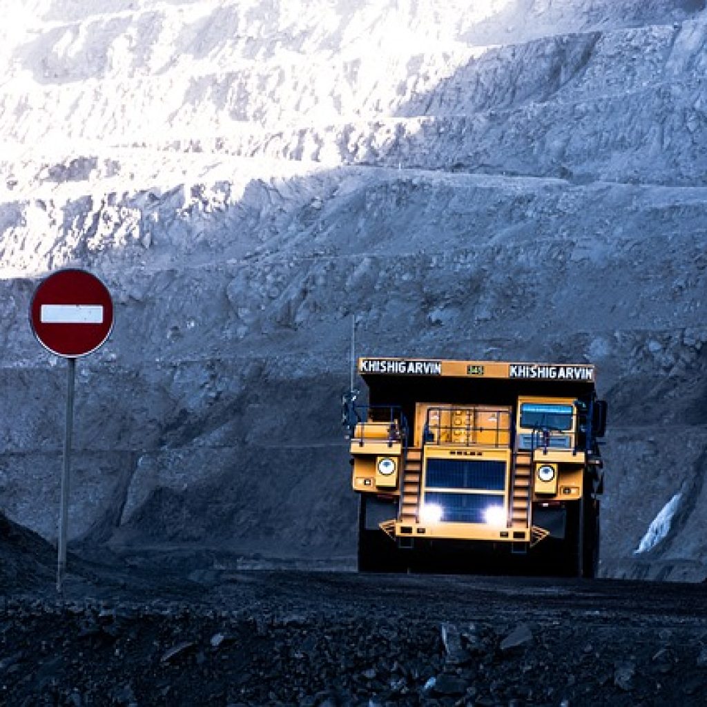 Genosida menjadi penyebab utama Presiden Kolombia melarang ekspor batu bara ke Israel. Foto: pixabay.com/nyamdorj