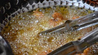 TUTURPEDIA - Jangan Dikonsumsi Malam Hari, Ini 5 Makanan dan Minuman yang Bikin Kamu Susah Tidur!