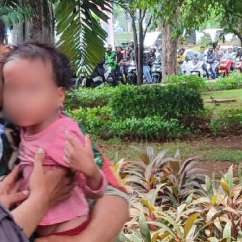 Korban penyanderaan di Pospol Pejaten yang berhasil diselamatkan. Foto: x.com/mzaliefuddin