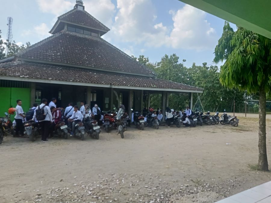 Peserta PPS menunggu untuk mengikuti tes seleksi tertulis. Foto: Dok. Lilik Yuliantoro