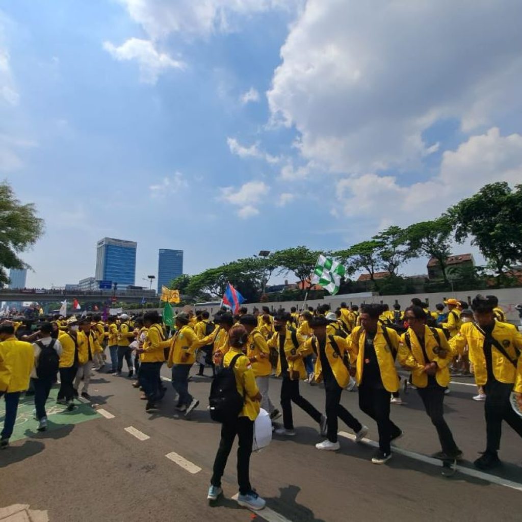 Sejumlah platform berita internasional meliput unjuk rasa kawal putusan MK hari Kamis (22/8/2024). Foto: x.com/EXCOPARTAIBURUH