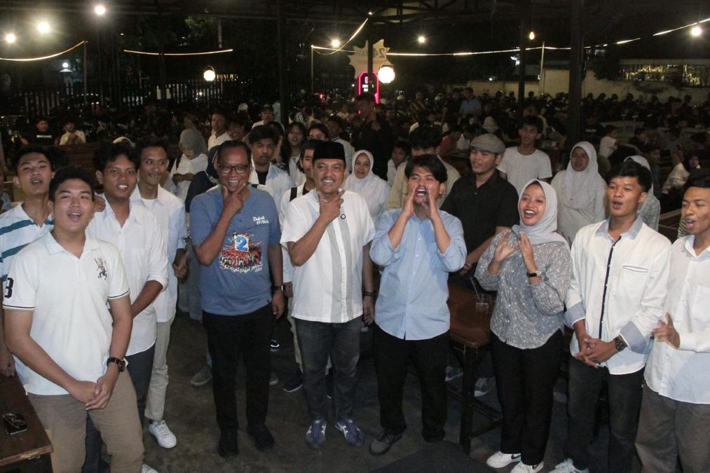 Deklarasi dukungan untuk Yoyok Sukawi-Joko Santoso (Yoyok-Joss) di Kedai Kopi Borjuis, Jalan Kapten Piere Tendean, Sekayu, Rabu (16/10/2024). Foto: Dok. Yok Joss