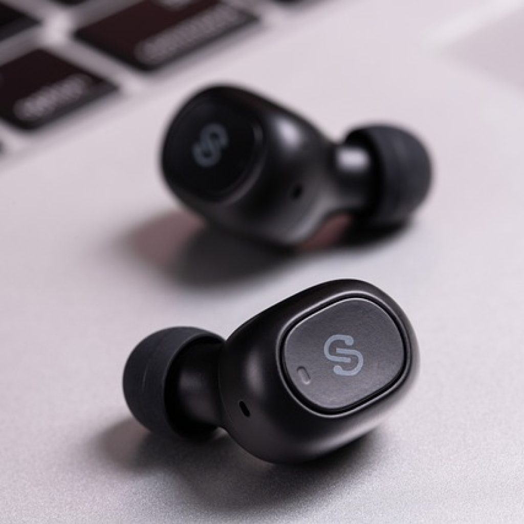 Kaitan earphone bluetooth dengan kanker otak. Foto: pixabay.com/vinny1987