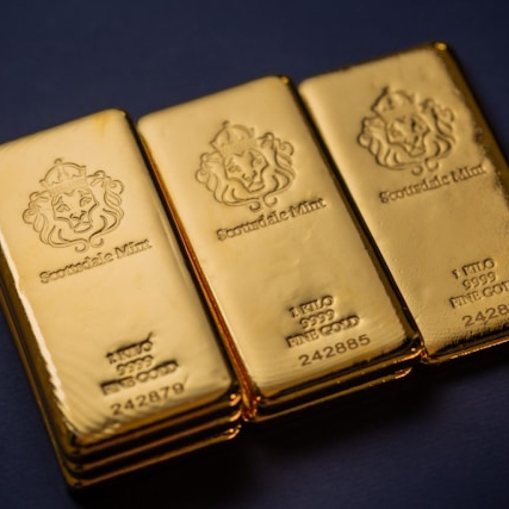 Hal ini harus dipikirkan sebelum membeli emas saat harga turun. Foto: unsplash.com/scottsdalemint