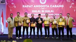 TUTURPEDIA - Gelar RAC dan Halal Bihalal, Ikadin Semarang Apresiasi 7 Advokat Berprestasi dan Tetapkan Ketua Baru