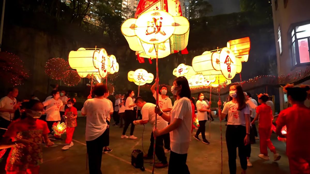 Mengenal filosofi tradisi fire dragon dance. Foto: Tangkapan Layar YouTube Majestic Creation