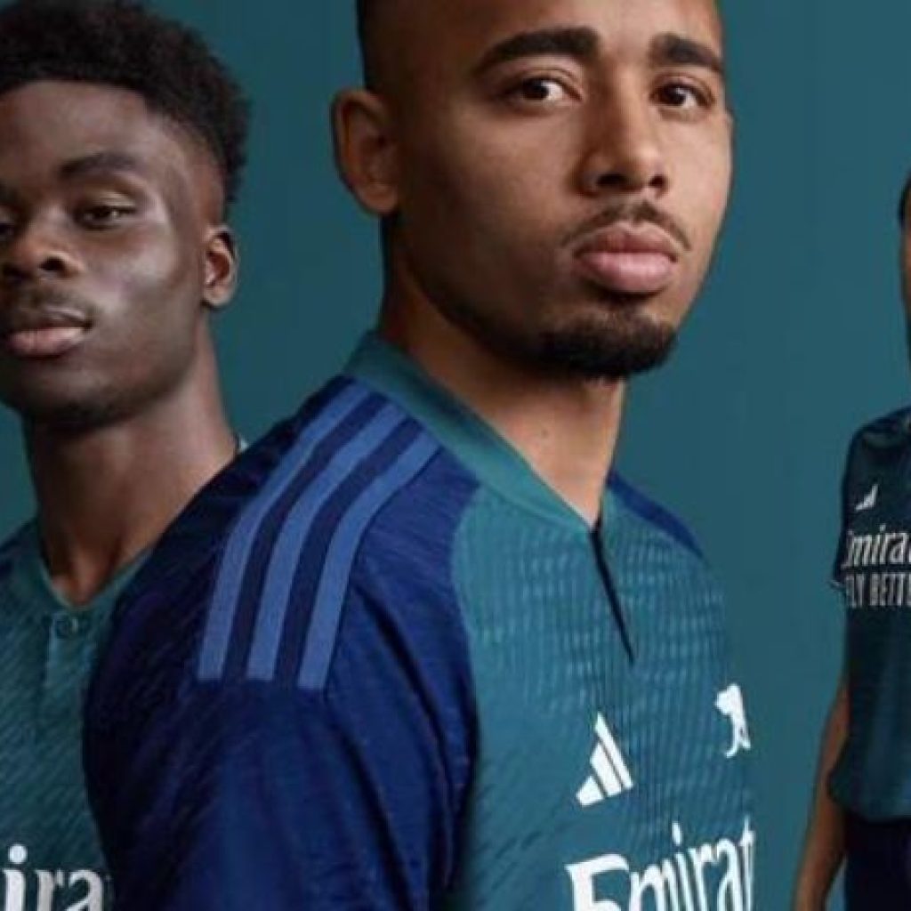 Jersey Ketiga Arsenal Musim 2023/2024. (Foto: Twitter @Gunnersc0m)