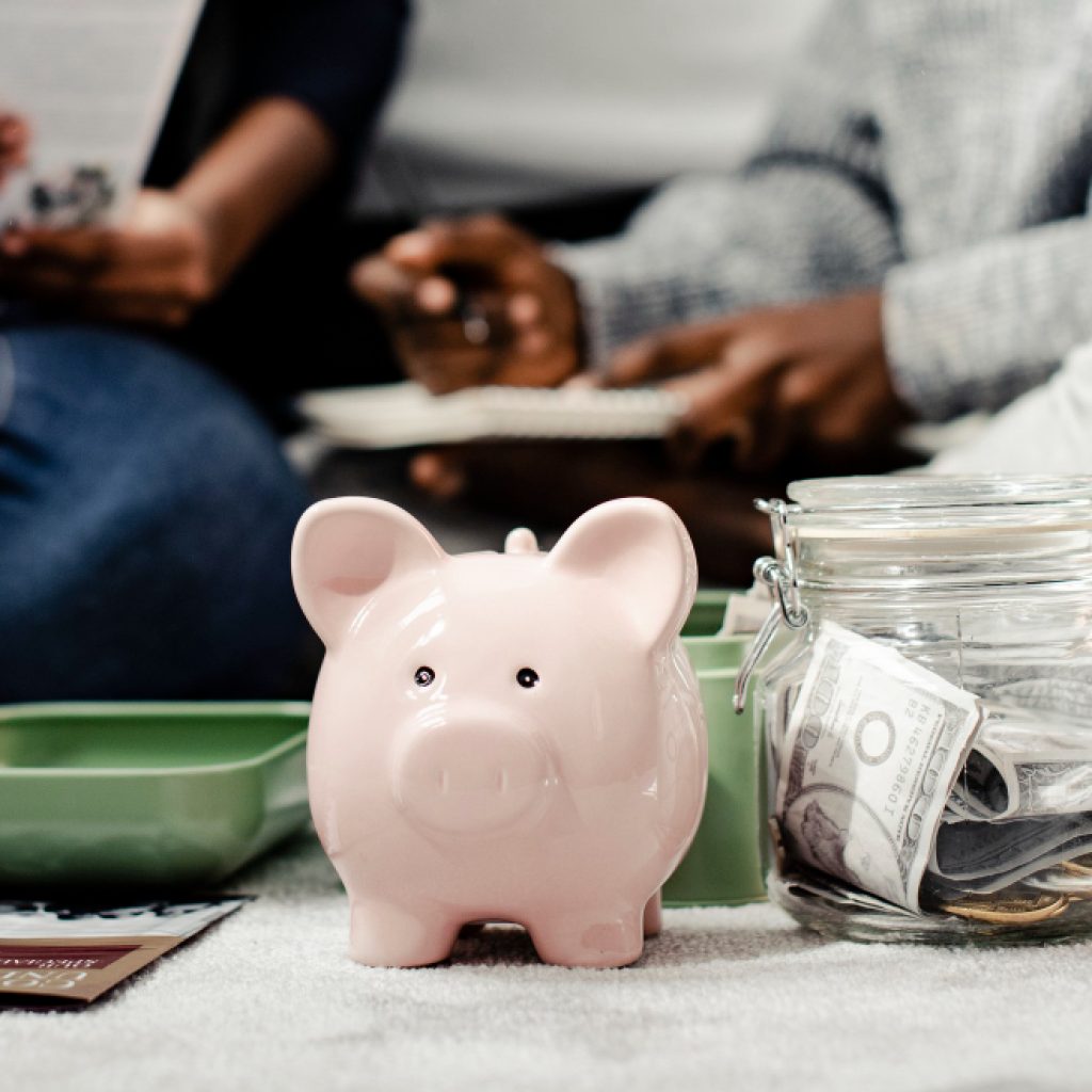 Mengenal cara memulai frugal living agar tidak menyiksa. Foto: freepik.com/rawpixel-com