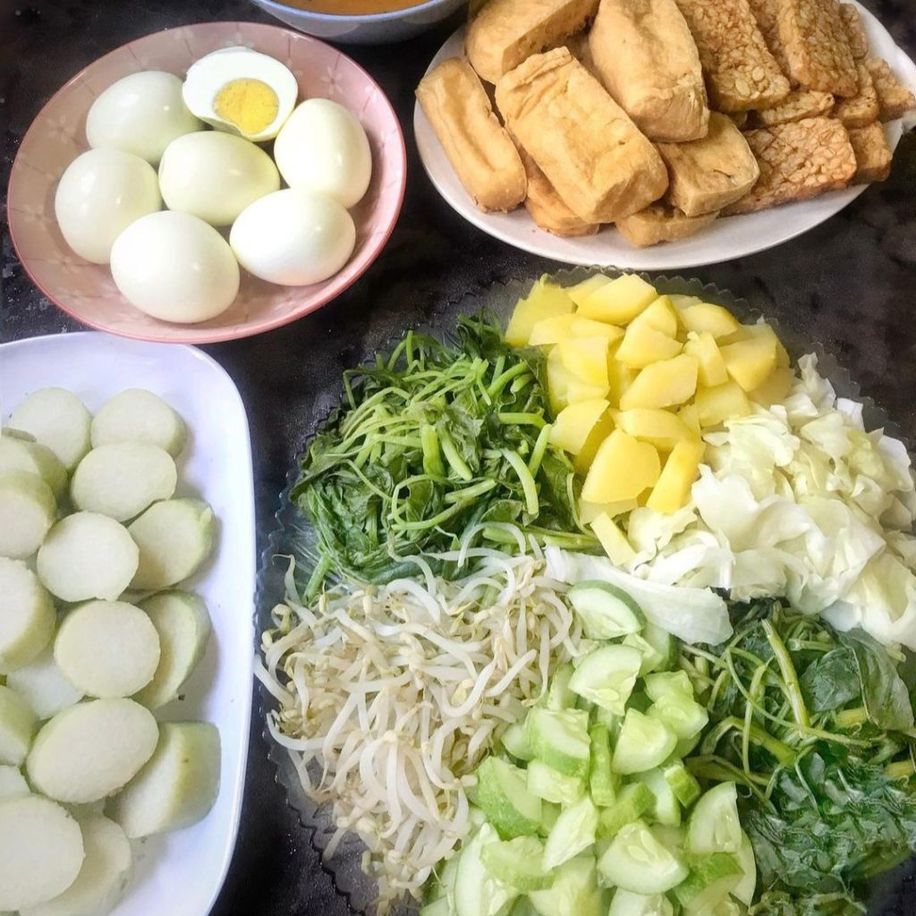 Enak dan Bergizi! Berikut 5 Makanan Khas Indonesia yang Cocok Untuk Diet, Salah Satunya Karedok