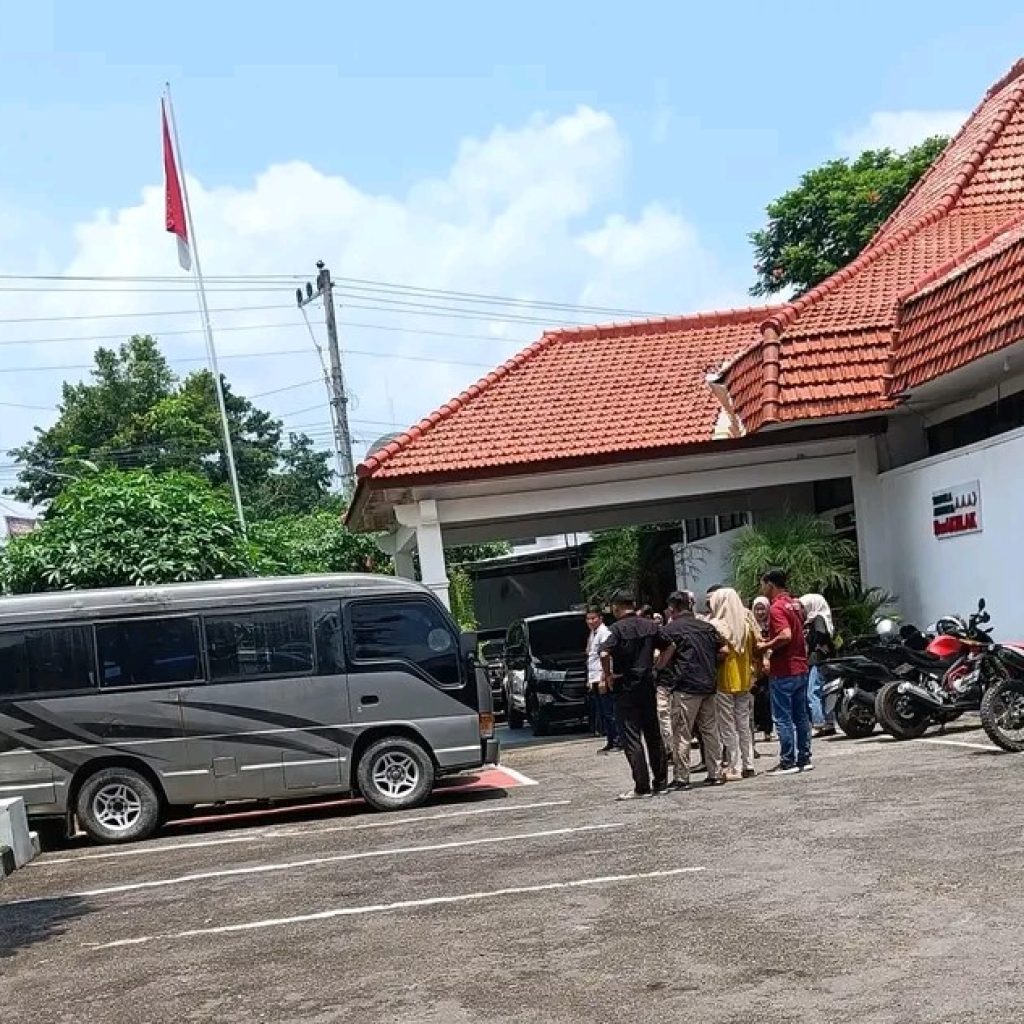 Kepanikan masyarakat Blora saat terjadi gempa. Foto: Tangkapan Layar
