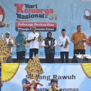 Hadir di Peringatan Harganas, Sekda Jateng: Wujudkan Generasi Emas 2045 Butuh Peran Keluarga 
