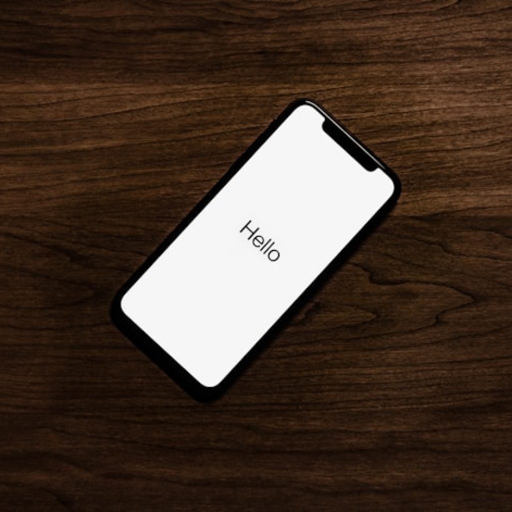 Apple memperingatkan pengguna iPhone di 98 negara tentang adanya serangan spyware. Foto: unsplash.com/lastly