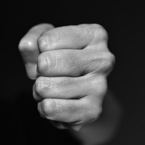 Diduga Cemburu Buta, Kades Biting Aniaya Kaur Perencanaan 