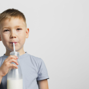 5 Manfaat Minum Susu Sebelum Tidur yang Jarang Diketahui. Bisa Mengurangi Stres lho!