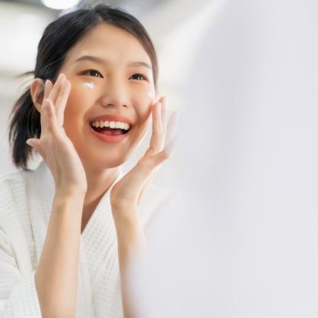 TUTURPEDIA - Inilah 5 Manfaat Sunscreen Yang Perlu Kamu Tahu Agar Kulit Tetap Sehat!