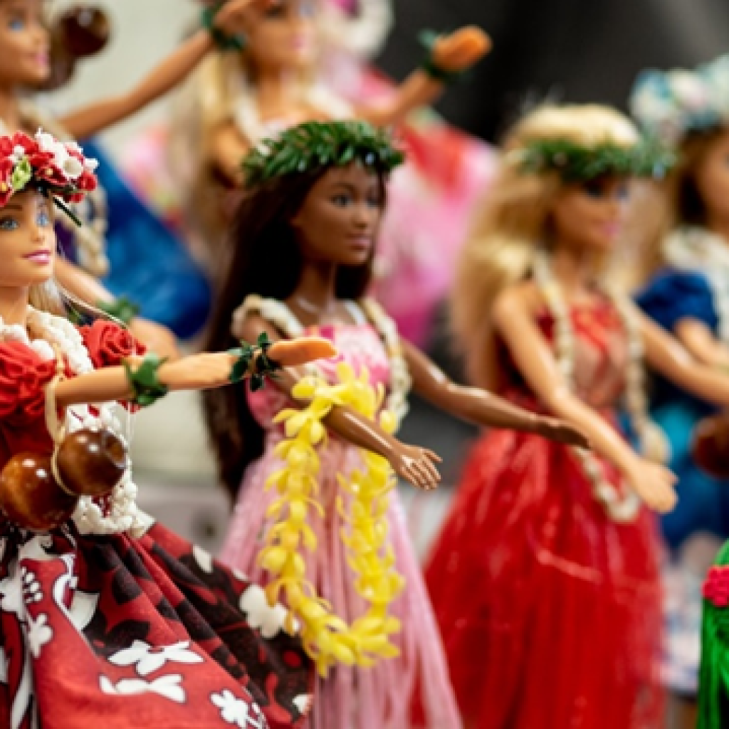 TUTURPEDIA - Sejarah Boneka Barbie, Menciptakan Daya Imajinasi Anak!