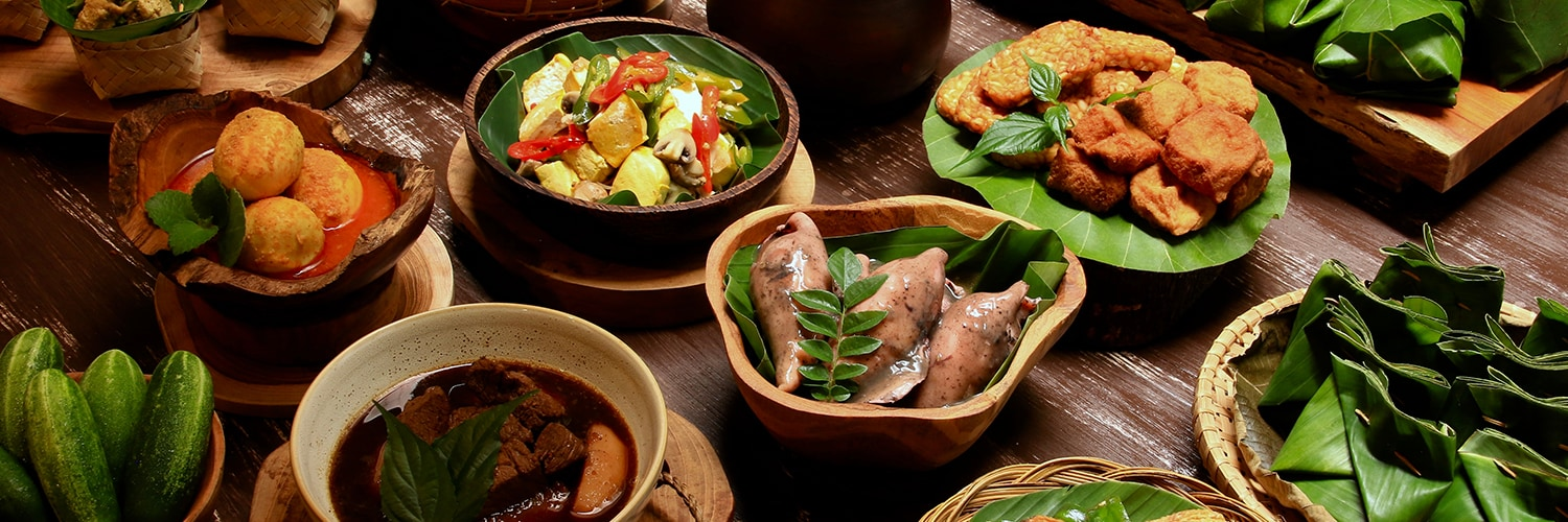 Makanan khas Indonesia. (Foto: Indonesia Travel)