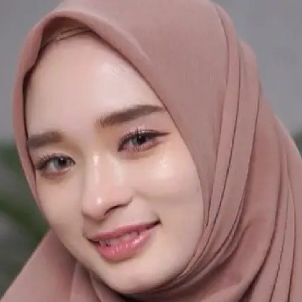 Inara Rusli resmi berstatus sebagai janda usai bercerai dari Virgoun. Foto: PMJNews