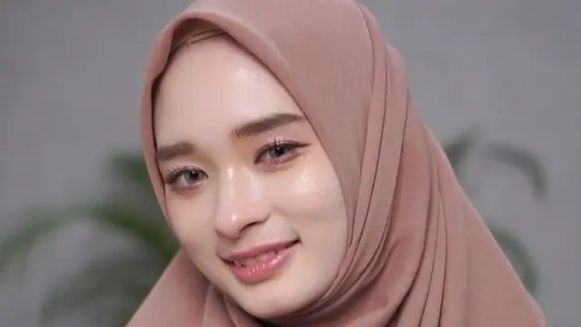 Inara Rusli resmi berstatus sebagai janda usai bercerai dari Virgoun. Foto: PMJNews