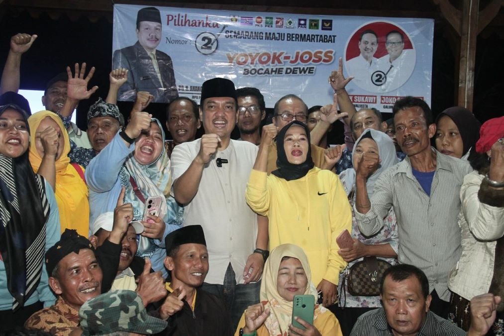 Momen ratusan kader Golkar bersama Yoyok Sukawi. Foto: Dok. Yoyok Joss