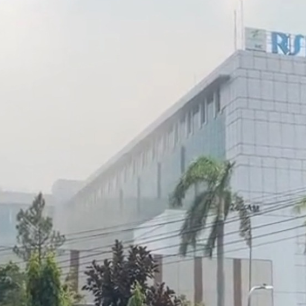 Kebakaran terjadi di Rumah Sakit Pusat Pertamina. Foto: tiktok.com/@diahjuanita