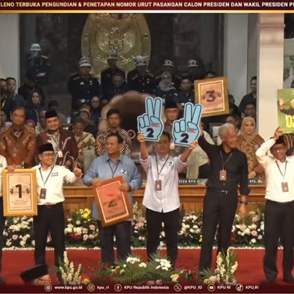 KPU merilis laporan dana awal kampanye tiga paslon capres-cawapres. Foto: Tangkapan layar YouTube KPU RI