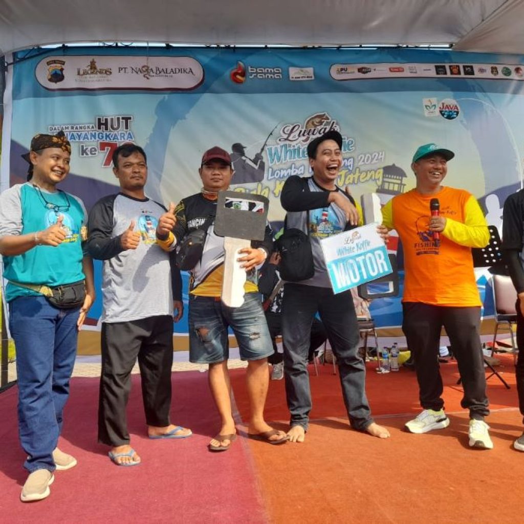 Para pemenang Lomba Mancing Piala Kapolda Jateng. Foto: Dok. istimewa