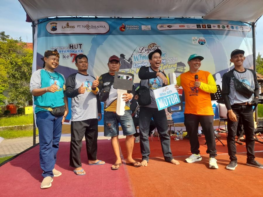 Para pemenang Lomba Mancing Piala Kapolda Jateng. Foto: Dok. istimewa