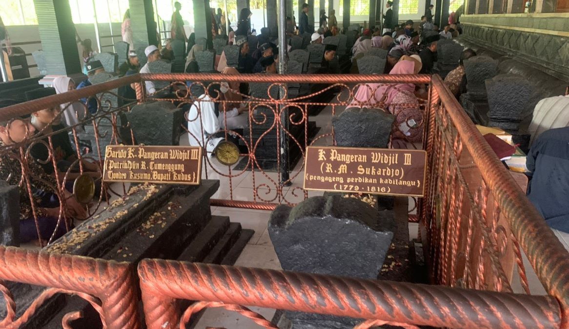 Makam Sunan Kalijaga di Demak yang kerap jadi destinasi wisata religi wali songo. Foto: dinkominfo.demakkab.go.id