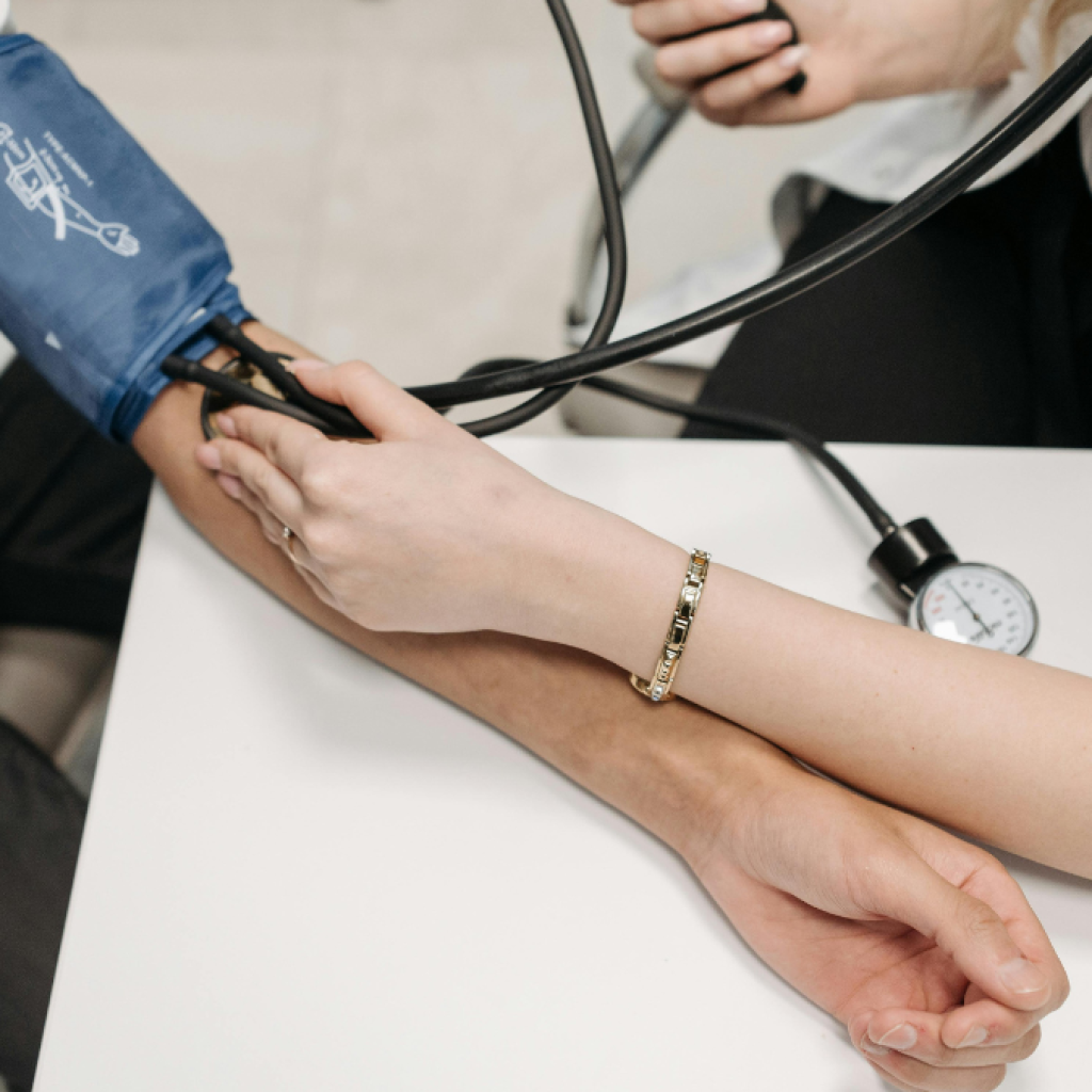 Ilustrasi medical check up gratis yang akan diberlakukan pemerintah tahun 2025 mendatang sebagai hadiah ulang tahun. Foto: pexels.com/pavel-danilyuk