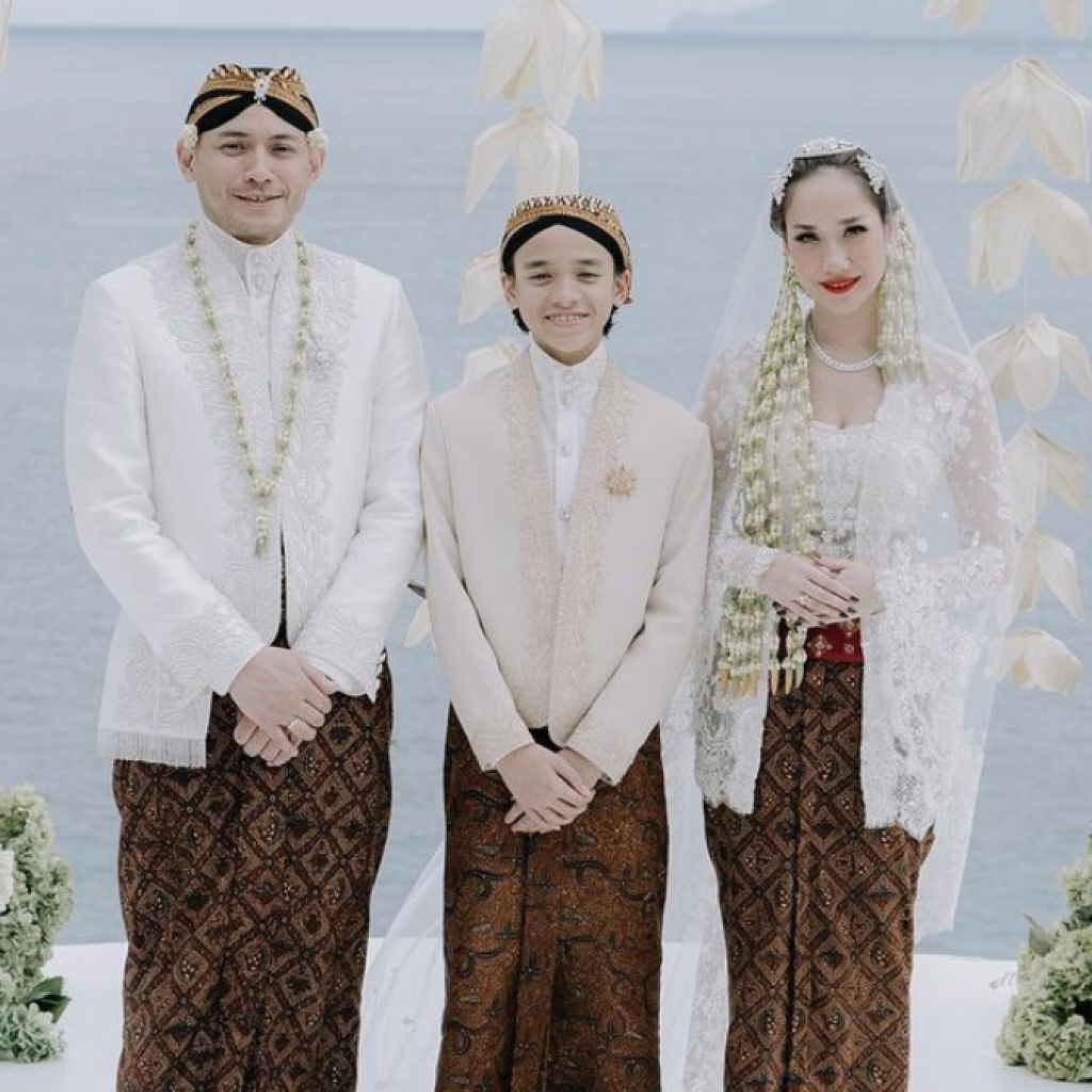 Intip momen pernikahan BCL dan Tiko Aryawardhana bersama keluarga Ashraf Sinclair. Foto: Instagram.com/itsmebcl