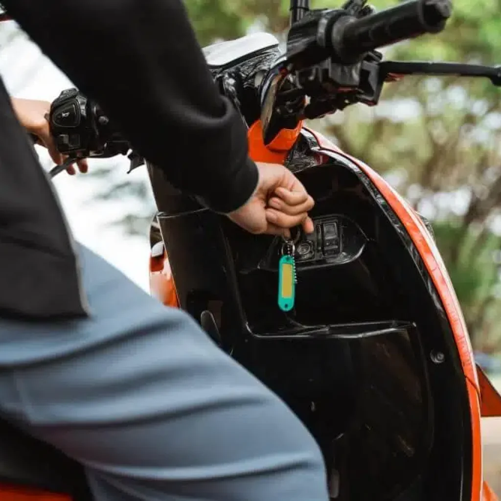 Memanasi motor matic masih dianggap perlu untuk mencegah kerusakan mesin. Foto: astraotoshop.com