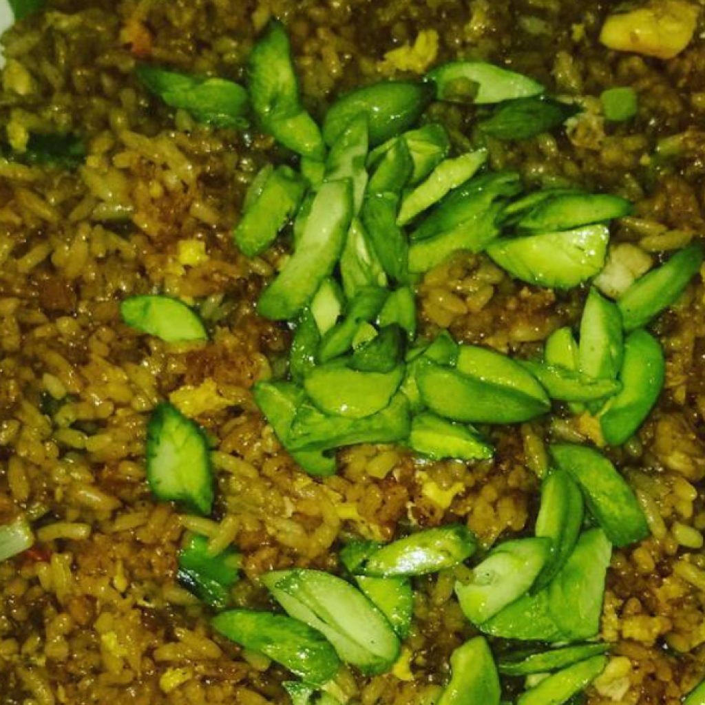 Kuliner legendaris di Jalan Suryakencana Bogor. Foto: instagram.com/nasigorengguantjo