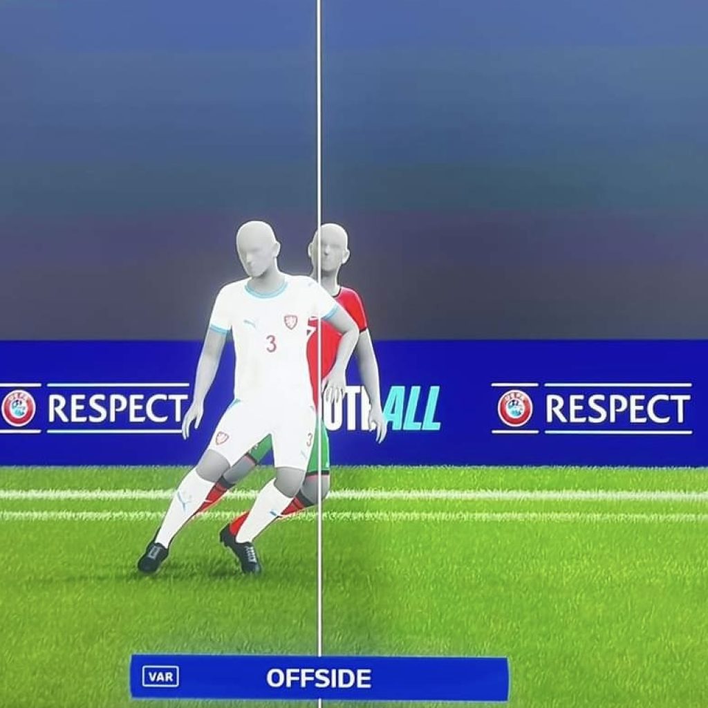 Penerapan teknologi offside semi-otomatis Liga Inggris ditunda. Foto: x.com/FootballFunnnys