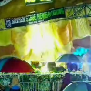 Atap Panggung Pengajian dan Sholawatan Masyarakat Desa Jati Bersama Gus Iqdam Rubuh, Tak Ada Korban Jiwa