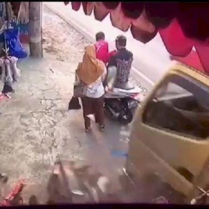 Kecelakaan Truk Tabrak Keluarga yang Baru Keluar dari Toko di Sukabumi, Anak dan Ibu Selamat