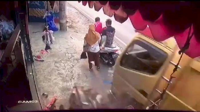 Kecelakaan maut di Sukabumi, anak dan ibu selamat. FOTO: X @tosenseofself