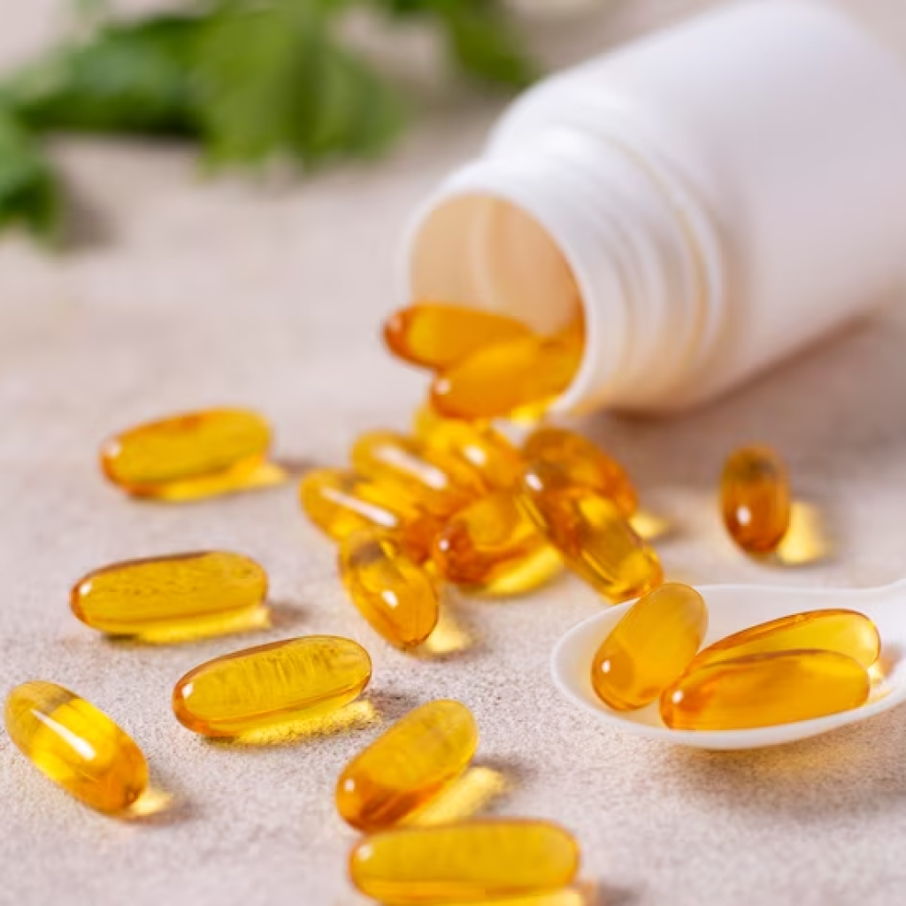 10 Manfaat dan efek samping yang dirasakan jika rutin konsumsi minyak ikan. FOTO: Freepik.com/freepik