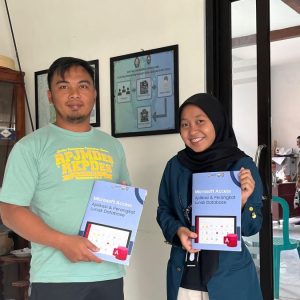 Mahasiswa Undip Tingkatkan Kualitas Data Kependudukan di Desa Gandurejo