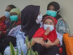 Lebih dari 1.100 Warga Mengungsi Usai Erupsi Semeru, Pemprov Jatim Kirim Bantuan Darurat