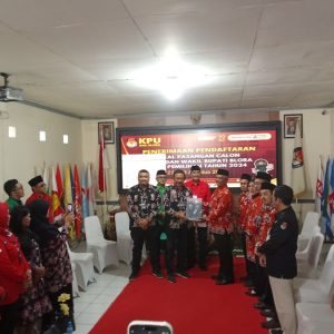 Pasangan Abu Nafi-Andhika Adikrishna Daftar Perdana di KPU Blora 