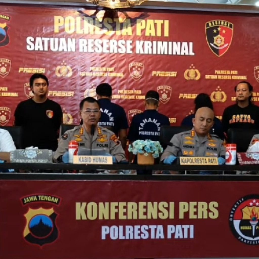 Polisi jelaskan kronologi pengeroyokan bos rental mobil di Pati. Foto: Tangkapan Layar YouTube Polresta Pati Official