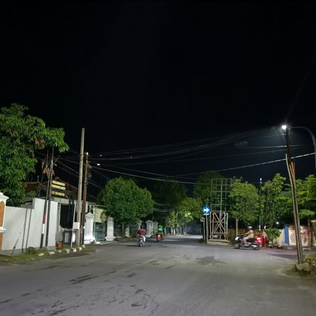 Pentingnya Pemasangan Warning Light di Kawasan Bekas Stadion Kridosono 