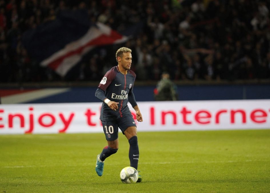 Daftar 10 pesepak bola dengan akumulasi nilai transfer tertinggi. Foto: x.com/PSG_English